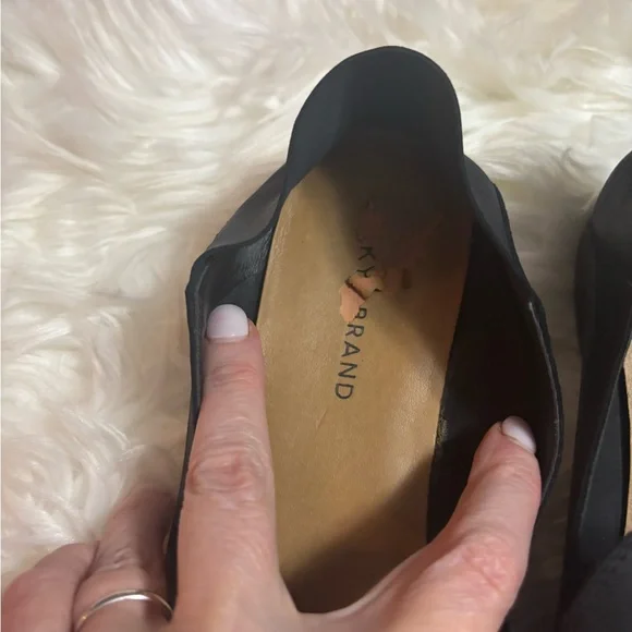 Lucky Brand Black Cahill Women's Flats - Picture 7 of 9